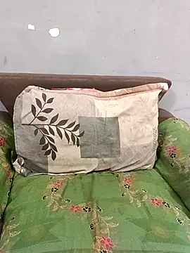 Daizy Shah online show from April 10, 2026, 7:32 pm