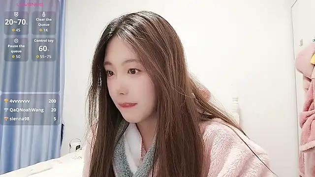 Luna 868 online show from November 27, 2025, 5:02 pm