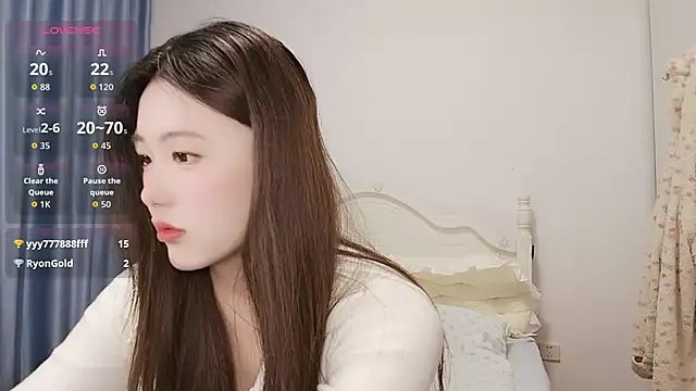 Luna 868 online show from November 21, 2025, 3:00 pm