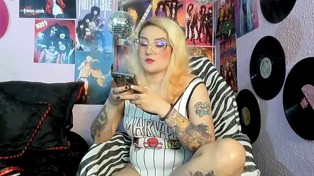 Avril Maria online show from February 5, 2026, 6:37 pm