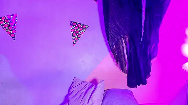 Laura and Kevin online show from October 30, 2025, 1:31 pm