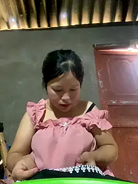 O o UwU o O online show from October 28, 2025, 4:57 am