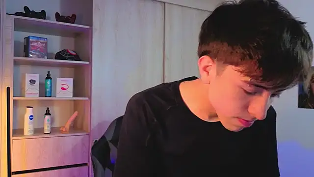 onlinenico online show from September 9, 2025, 8:07 pm