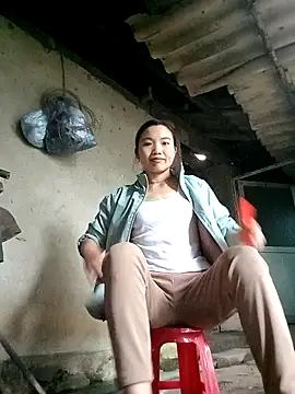 ngan-cute online show from September 26, 2025, 2:18 am