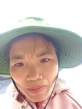 ngan-cute online show from December 20, 2025, 1:30 am