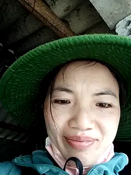 ngan-cute online show from February 14, 2026, 4:56 am