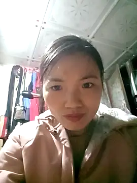 ngan-cute online show from November 5, 2025, 1:20 am