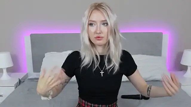 MarianeSun online show from September 19, 2025, 4:05 am