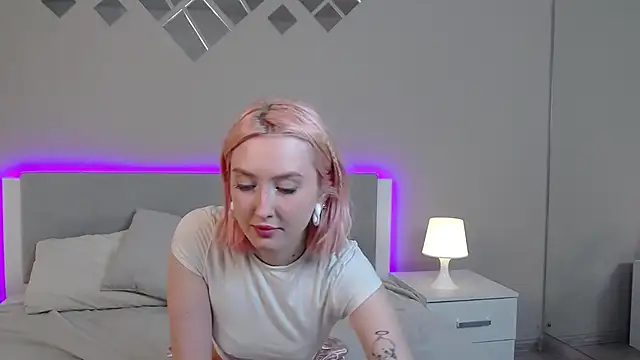 MarianeSun online show from May 15, 2026, 4:10 am