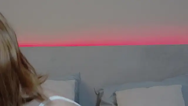 Snapshot of MarianeSun chatting on June 26, 2026, 3:45 am MarianeSun online show from June 26, 2026, 3:45 am