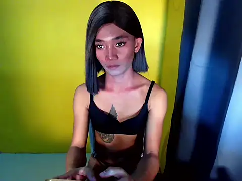 Petite HugeCock online show from April 14, 2026, 9:36 am