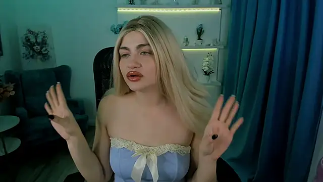 LeslieMineg online show from November 19, 2025, 7:58 pm