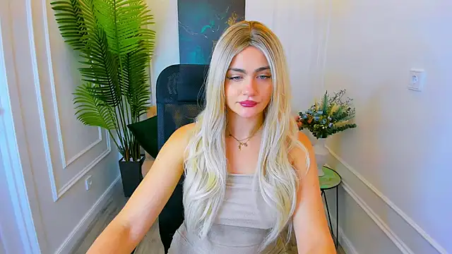 LeslieMineg online show from September 19, 2025, 7:51 pm