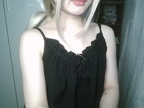 Annabelle-e online show from March 12, 2026, 10:03 pm