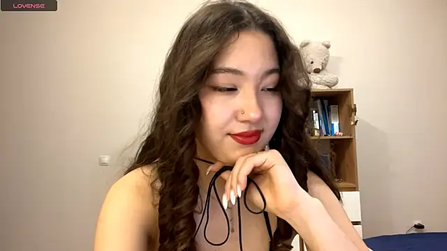 Sakuravice online show from November 11, 2025, 2:01 pm