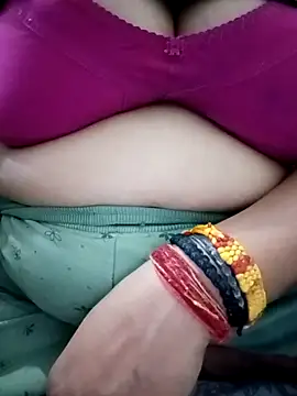 Rakhi sawant143 online show from October 7, 2025, 4:52 pm