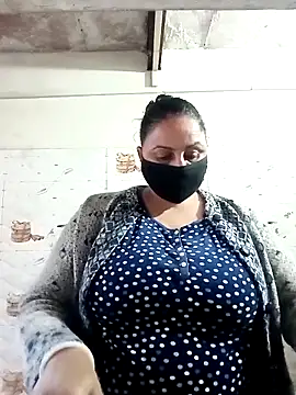 Rakhi sawant143 online show from December 22, 2025, 2:33 am