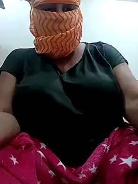 Rakhi sawant143 online show from March 3, 2026, 3:35 am