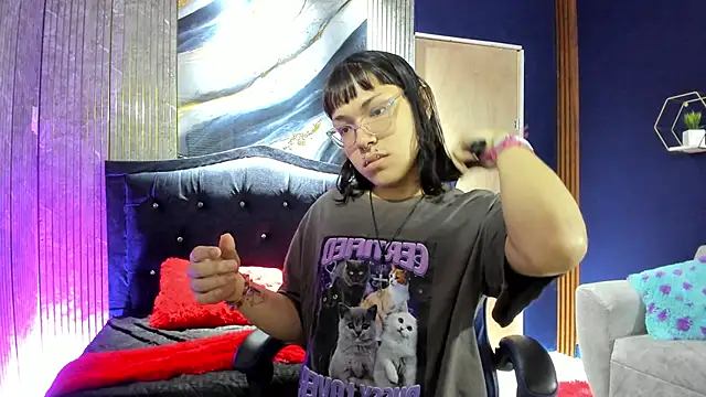 Snapshot of christina_vamp1 chatting on October 8, 2025, 2:07 pm christina vamp1 online show from October 8, 2025, 2:07 pm