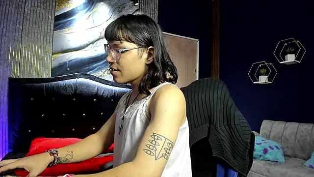 Snapshot of christina_vamp1 chatting on October 29, 2025, 2:38 pm christina vamp1 online show from October 29, 2025, 2:38 pm