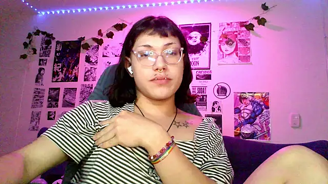 Snapshot of christina_vamp1 chatting on September 13, 2025, 8:20 pm christina vamp1 online show from September 13, 2025, 8:20 pm