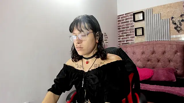 Snapshot of christina_vamp1 chatting on November 24, 2025, 1:55 pm christina vamp1 online show from November 24, 2025, 1:55 pm