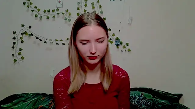  kikiclark   online show from November 29, 2025, 9:15 pm