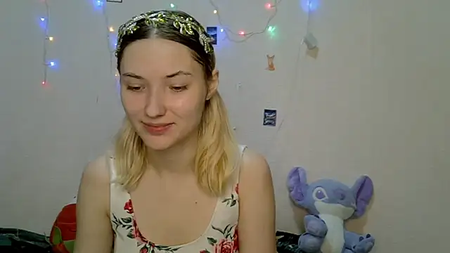  kikiclark   online show from September 9, 2025, 6:28 pm