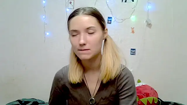  kikiclark   online show from September 20, 2025, 8:47 pm