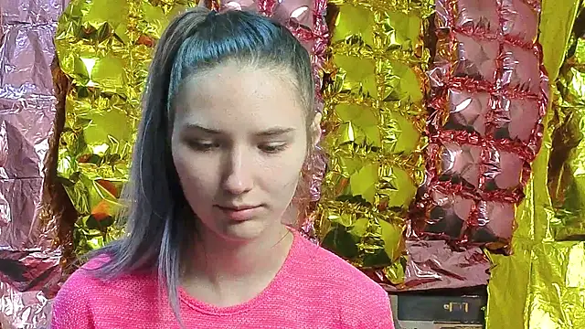  kikiclark   online show from April 11, 2026, 8:12 pm