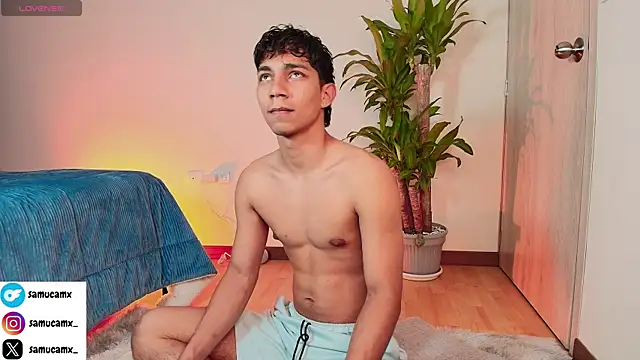 samucamx  online show from September 30, 2025, 3:23 am