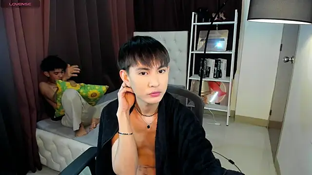 xxxhugecocktwinkxxx online show from October 8, 2025, 5:24 pm