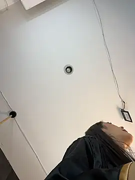 Juanita-Diaz online show from January 31, 2026, 8:29 pm