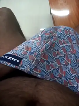 deshi8inch53 online show from October 9, 2025, 7:58 pm