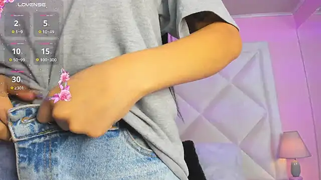 Miaa Smithh   online show from February 19, 2026, 11:07 am