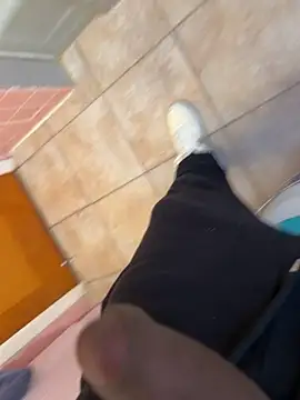 Jariushot3 online show from April 18, 2026, 8:42 pm