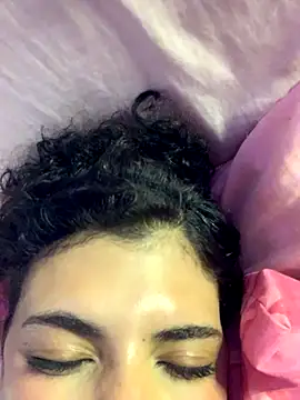 luluzinhax online show from November 6, 2025, 2:04 am