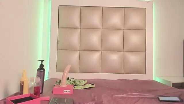 Valkiria js online show from October 1, 2025, 8:02 pm