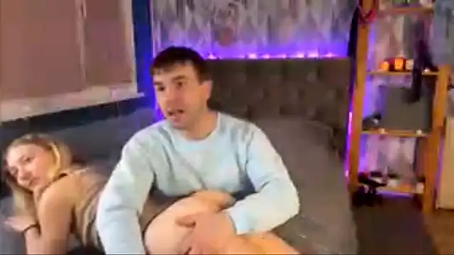 viktor alice online show from November 24, 2025, 7:36 pm