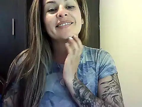 Valery  Rouse  online show from January 18, 2026, 6:33 pm