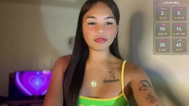  petitegirlx69  online show from September 9, 2025, 3:43 pm