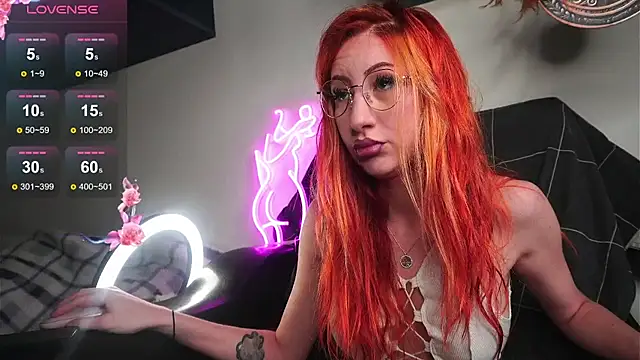 DaddysLittleSlutfox online show from October 21, 2025, 1:21 pm