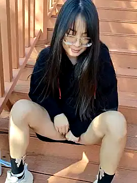 shaoshao-7758 online show from November 20, 2025, 4:02 am