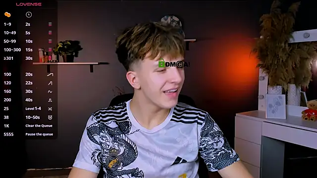 travis wolf  online show from October 8, 2025, 7:14 pm