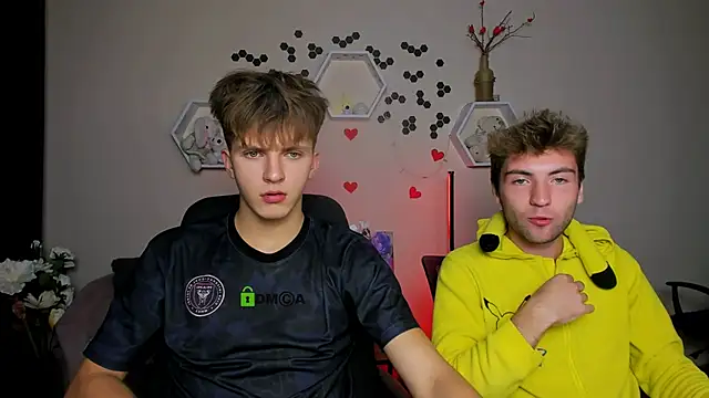 travis wolf  online show from September 13, 2025, 6:52 pm