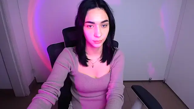 Snapshot of Bella_Night4 chatting on October 11, 2025, 5:52 am Bella Night4 online show from October 11, 2025, 5:52 am