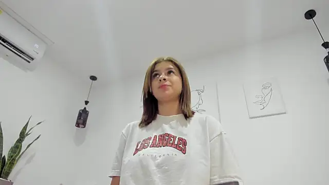 kaylajhonnes6 online show from October 24, 2025, 1:10 pm