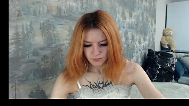 Snapshot of __Elina__ chatting on October 7, 2025, 7:31 am Elina online show from October 7, 2025, 7:31 am