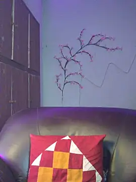 royeoy22 online show from April 12, 2026, 4:38 am