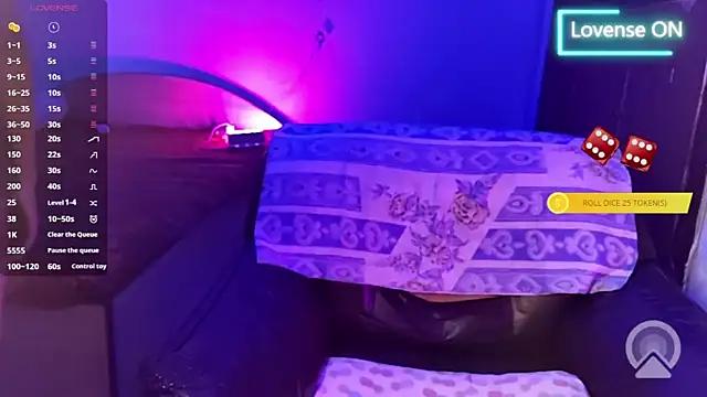 royeoy22 online show from November 15, 2025, 12:42 pm